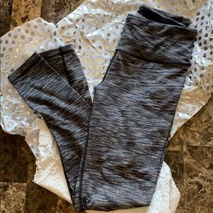 ⚫️Black/silver VS knockout leggings⚫️